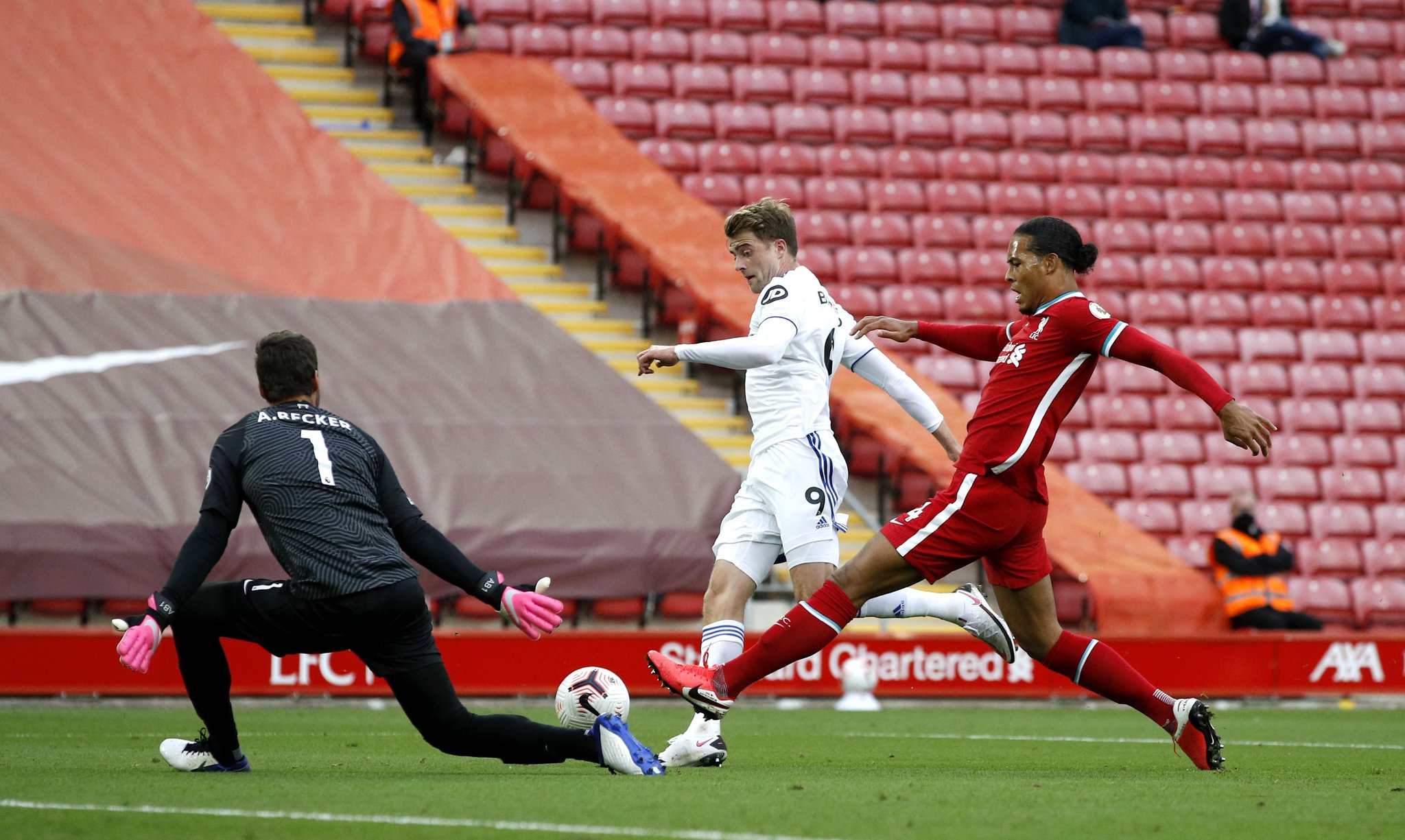 成了巨大的 成了巨大的